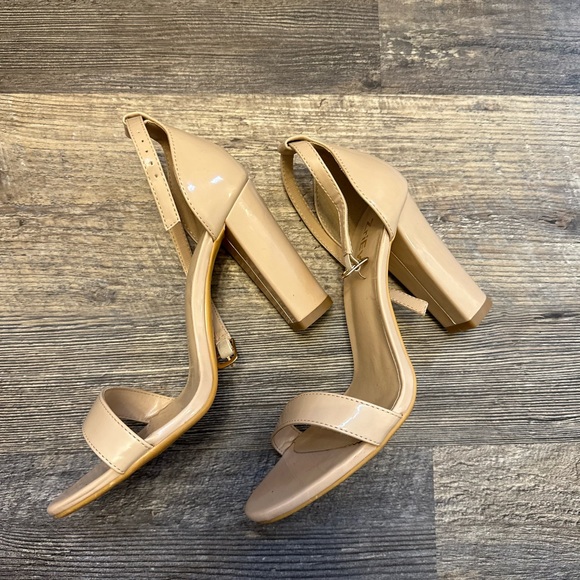 heels - Picture 2 of 4